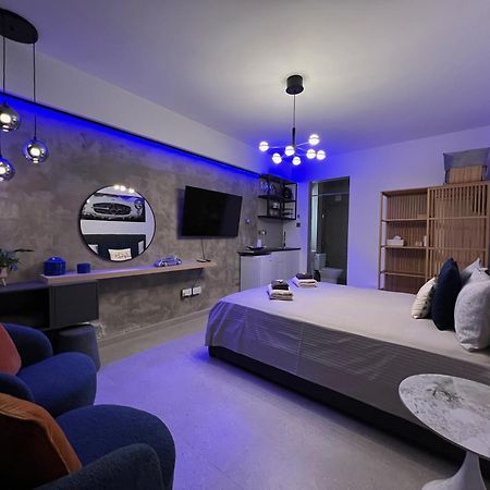 Fat Cow Apartments Ларнака Екстер'єр фото