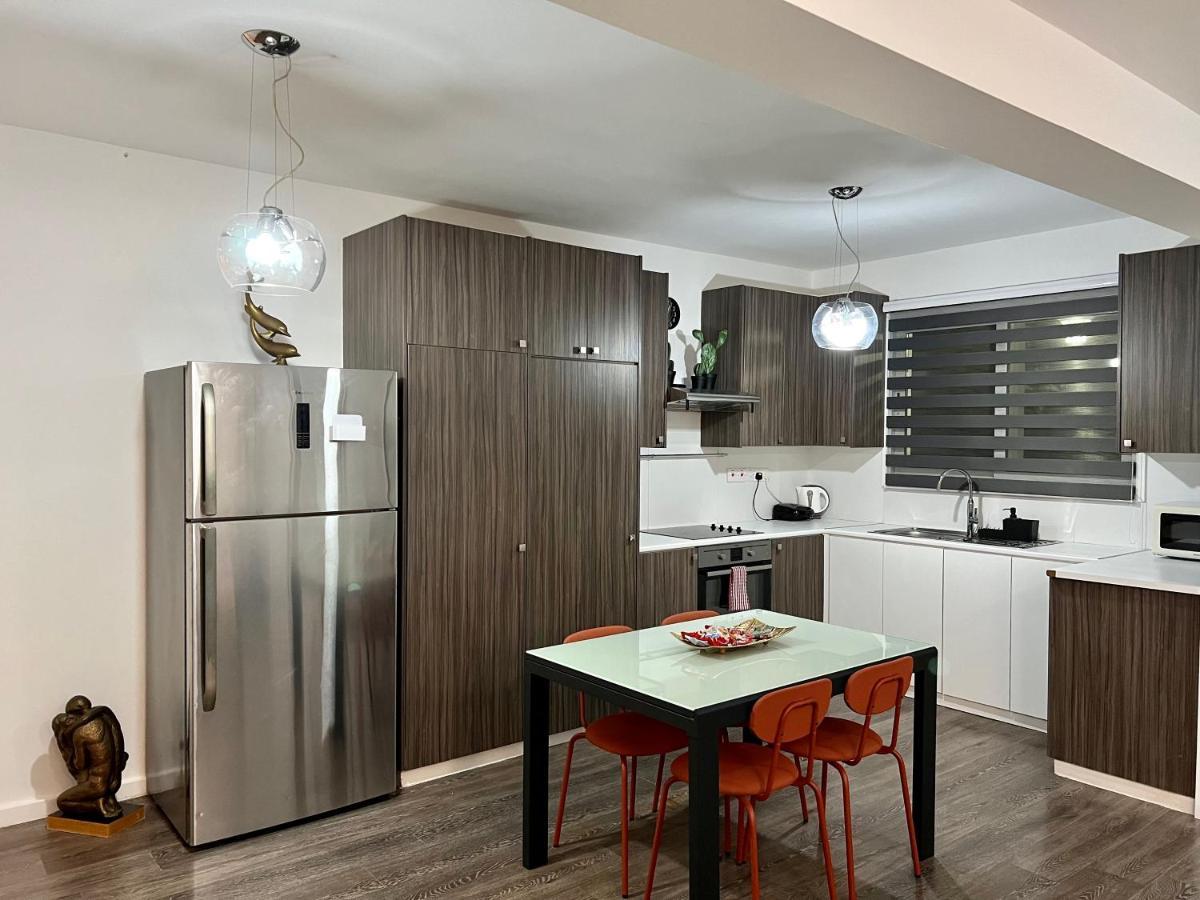 Fat Cow Apartments Ларнака Екстер'єр фото