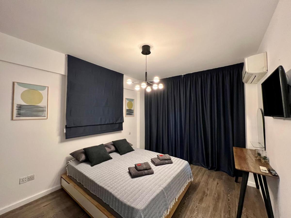 Fat Cow Apartments Ларнака Екстер'єр фото