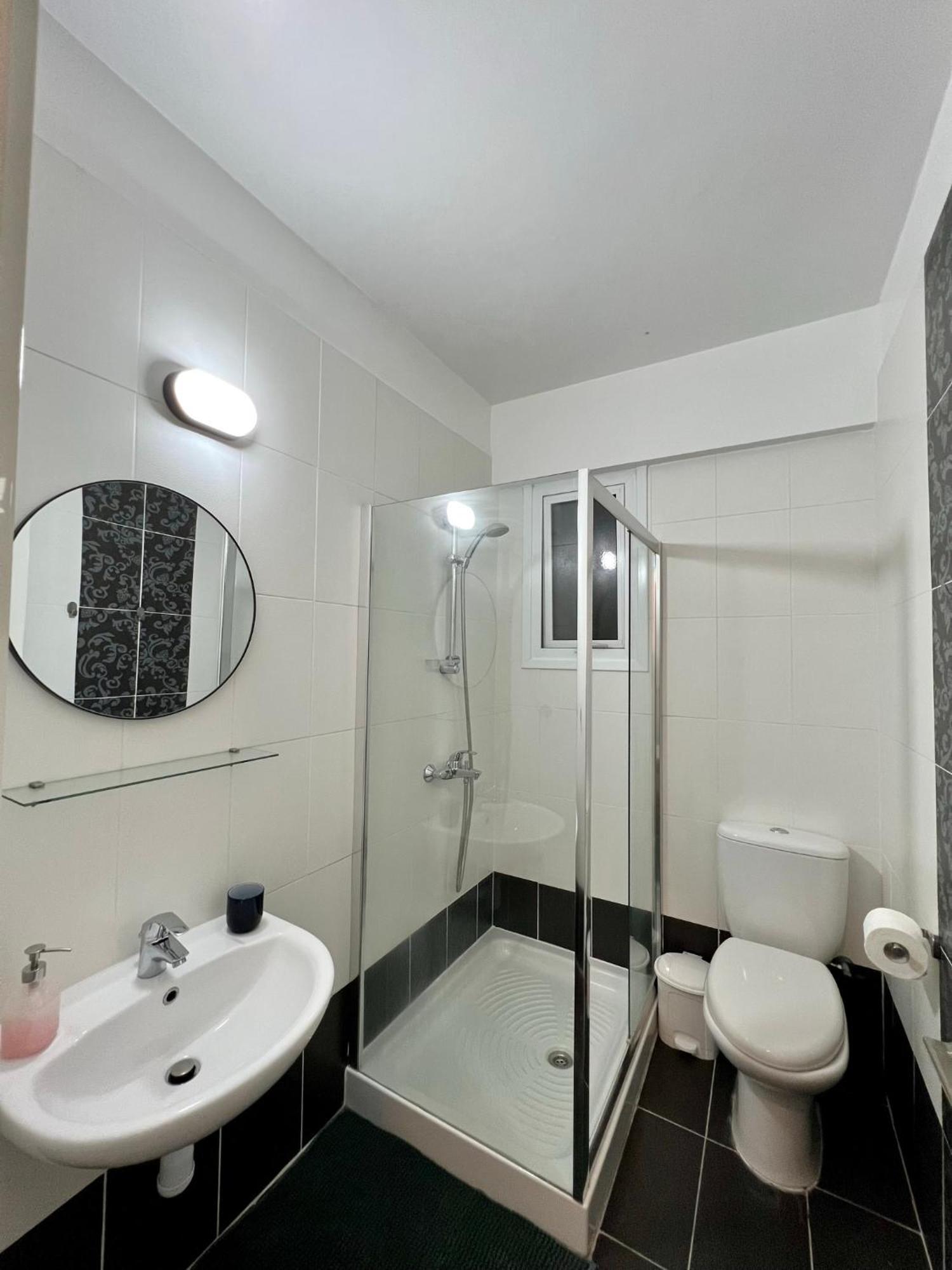 Fat Cow Apartments Ларнака Екстер'єр фото