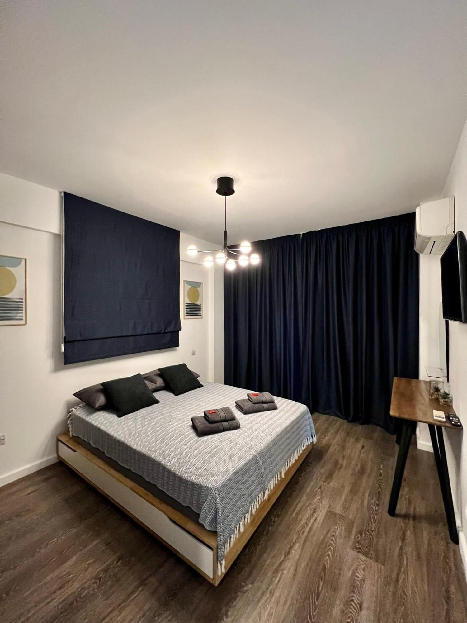 Fat Cow Apartments Ларнака Екстер'єр фото