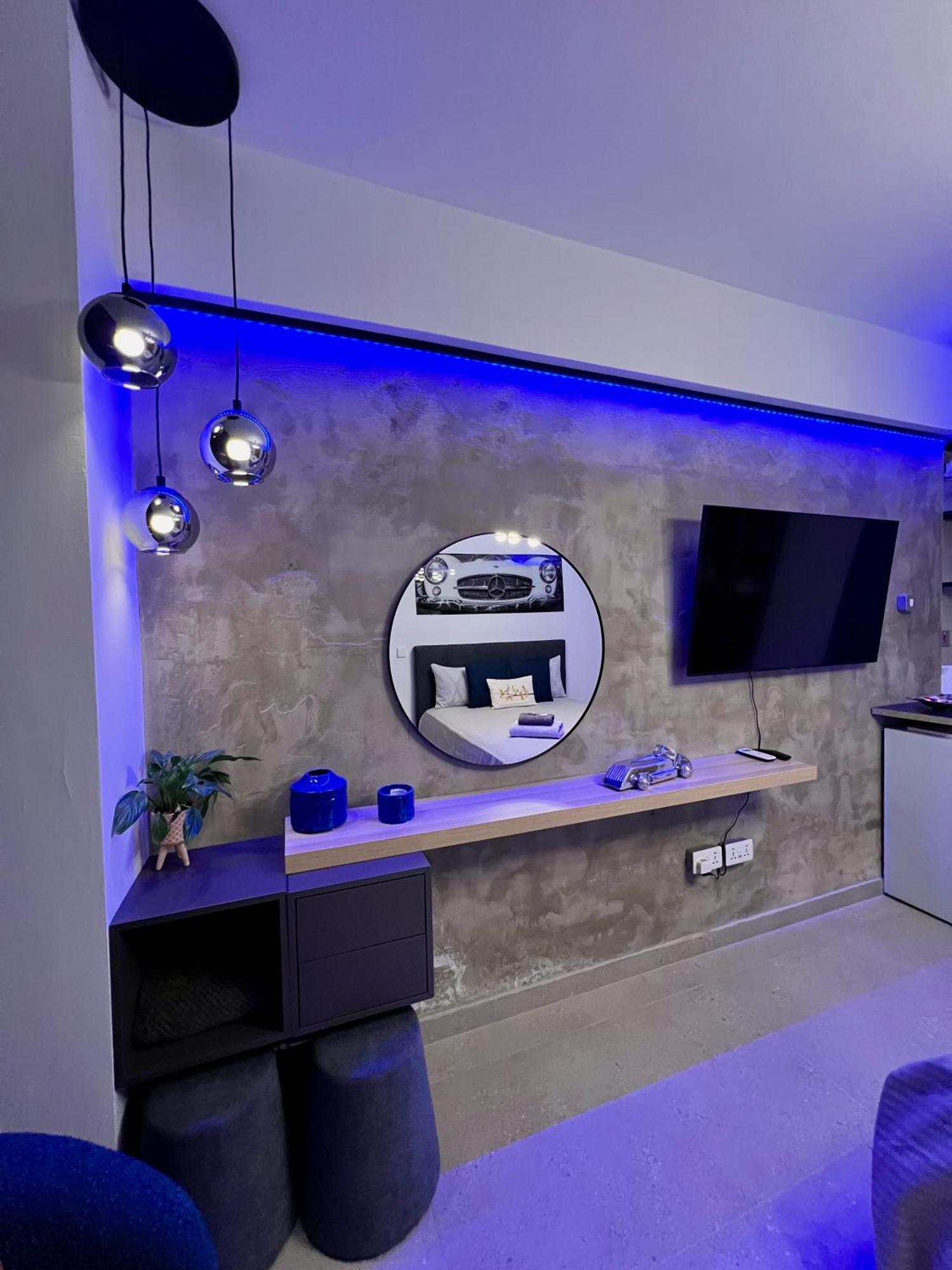 Fat Cow Apartments Ларнака Екстер'єр фото
