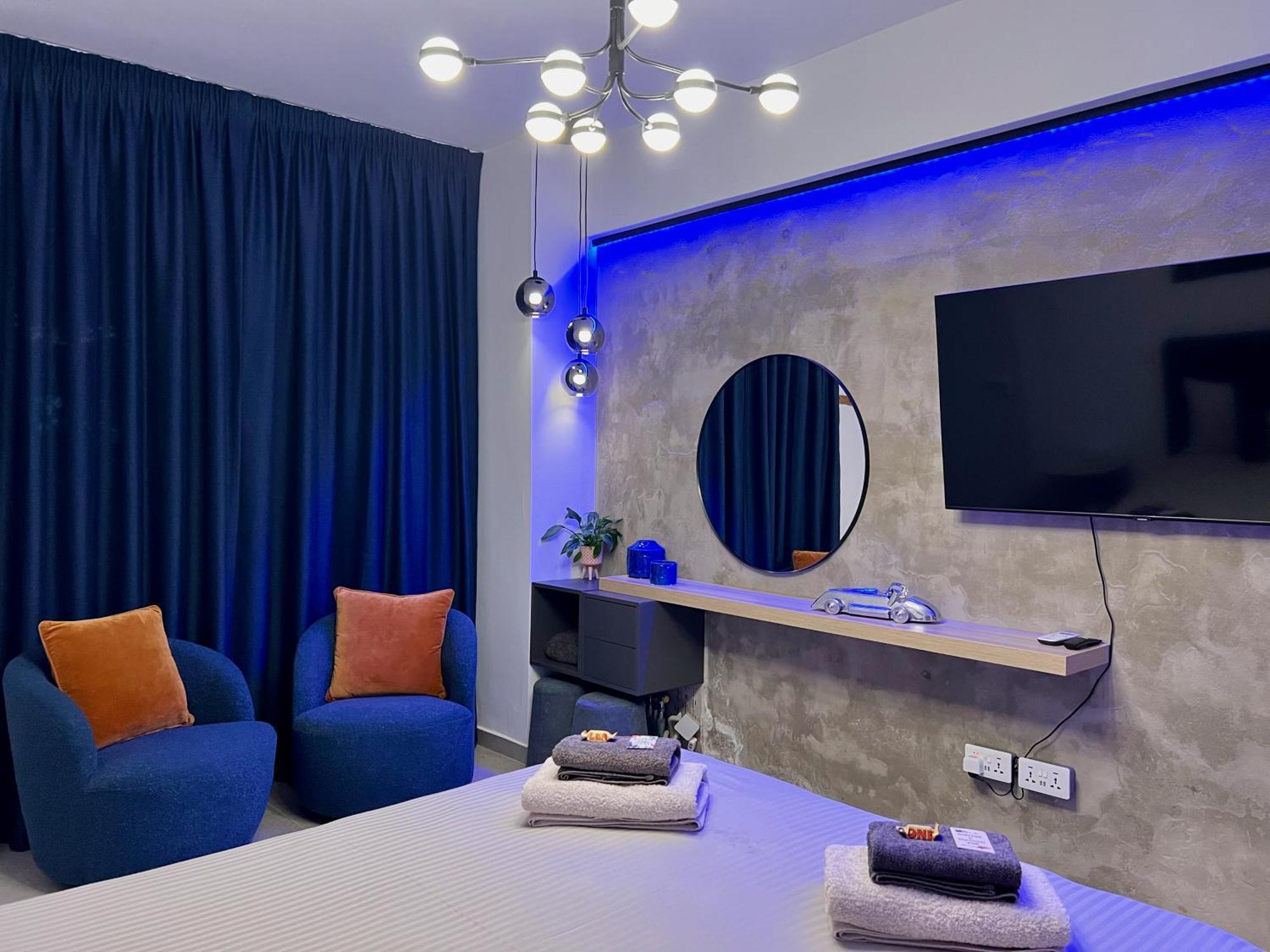 Fat Cow Apartments Ларнака Екстер'єр фото